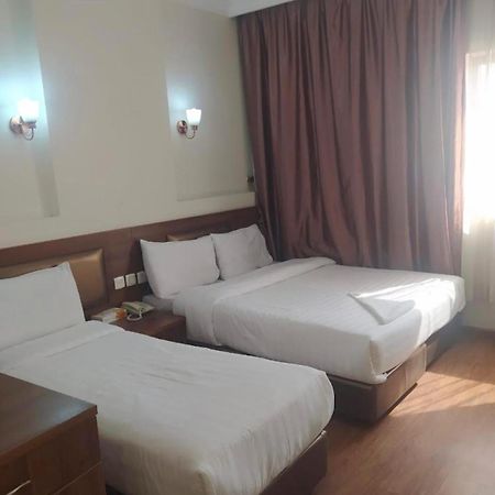 Hotel Multan Esterno foto