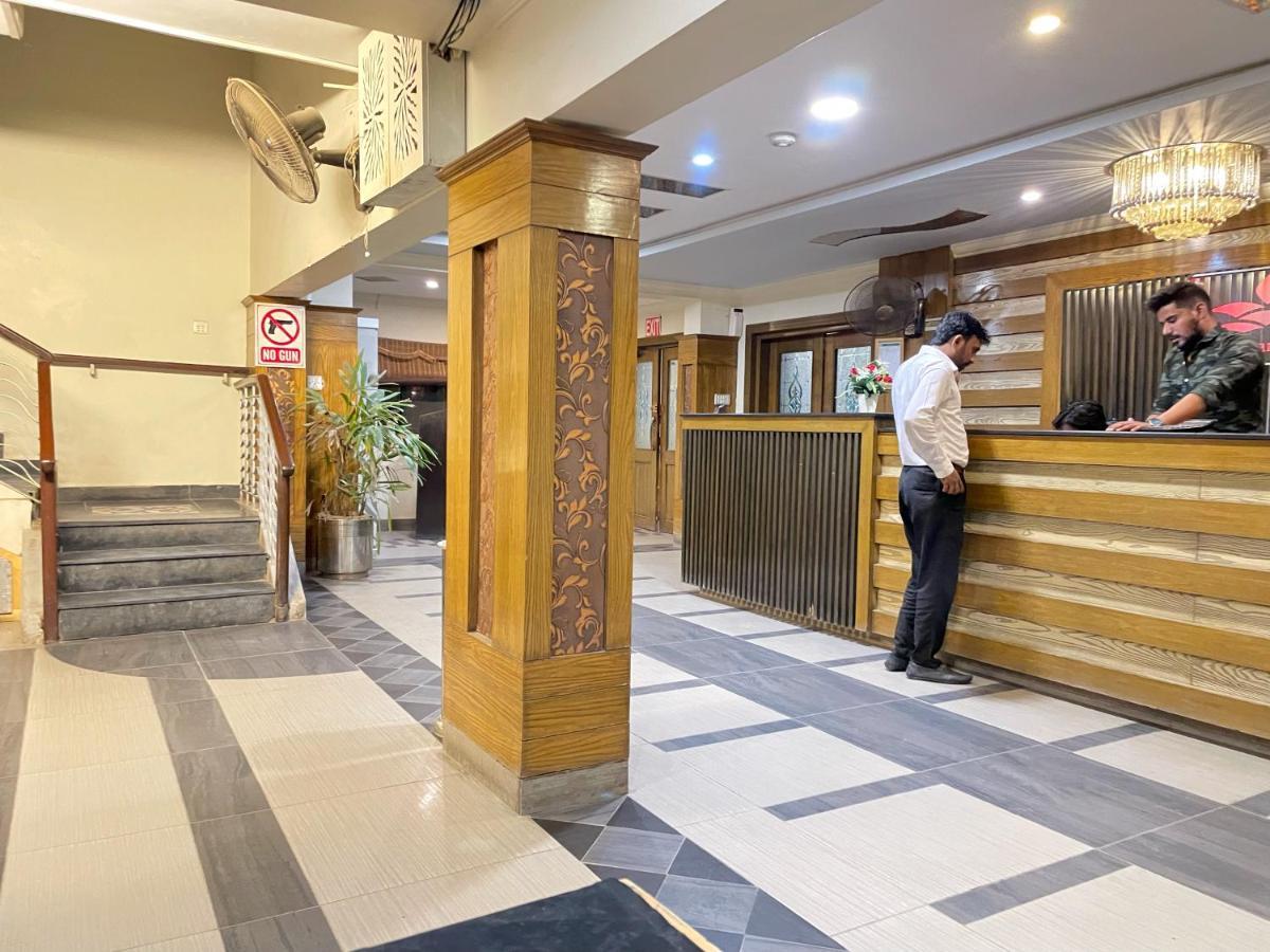 Hotel Multan Esterno foto