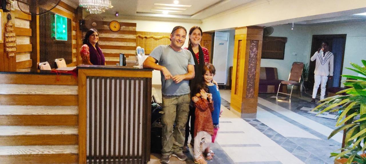 Hotel Multan Esterno foto