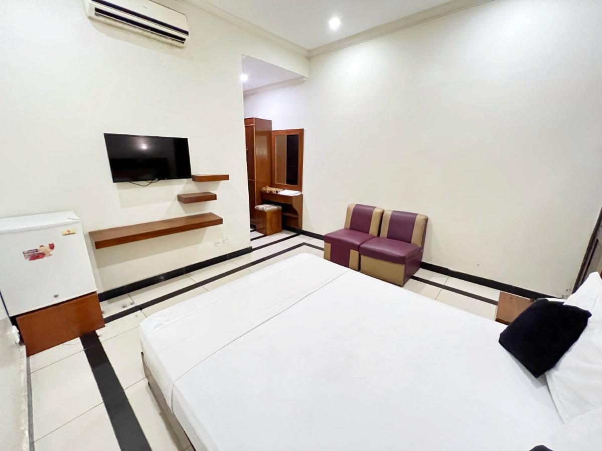 Hotel Multan Esterno foto