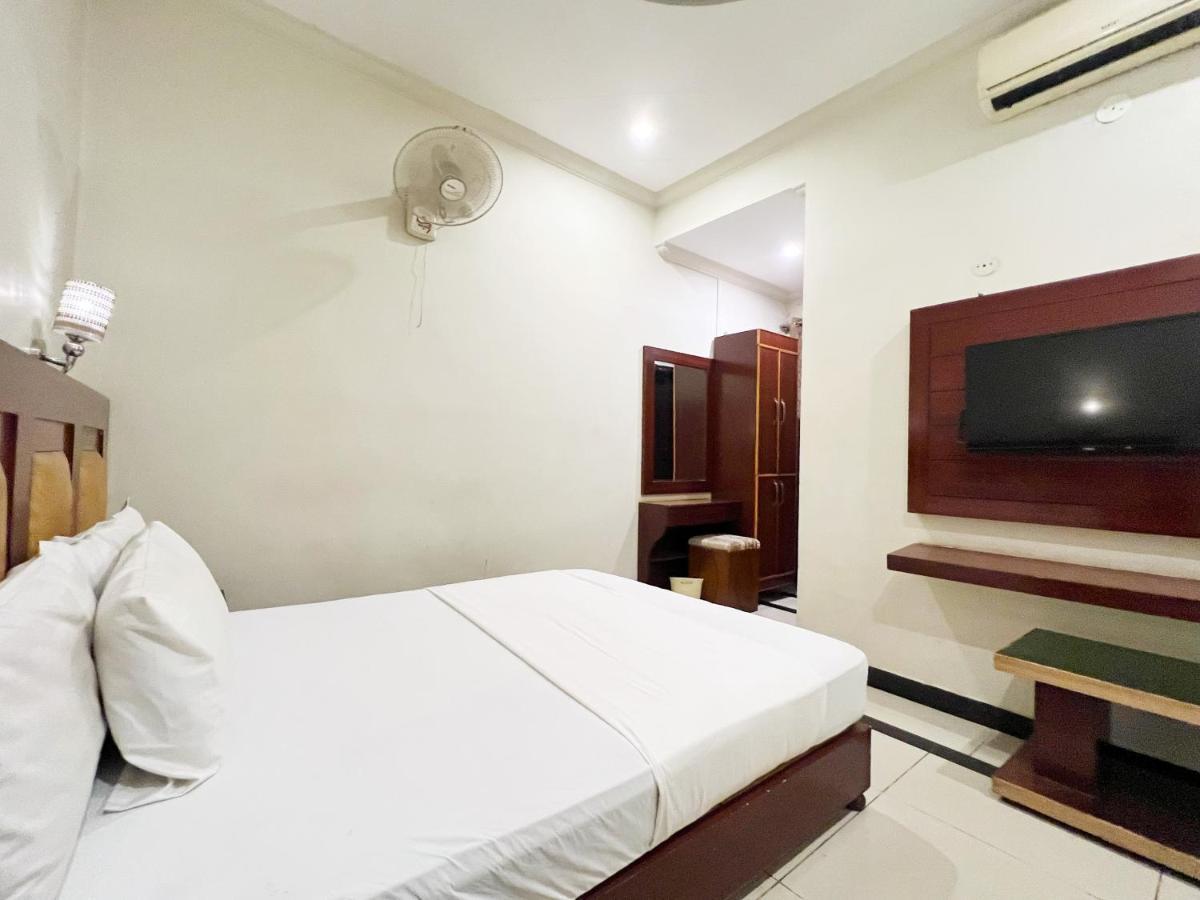 Hotel Multan Esterno foto
