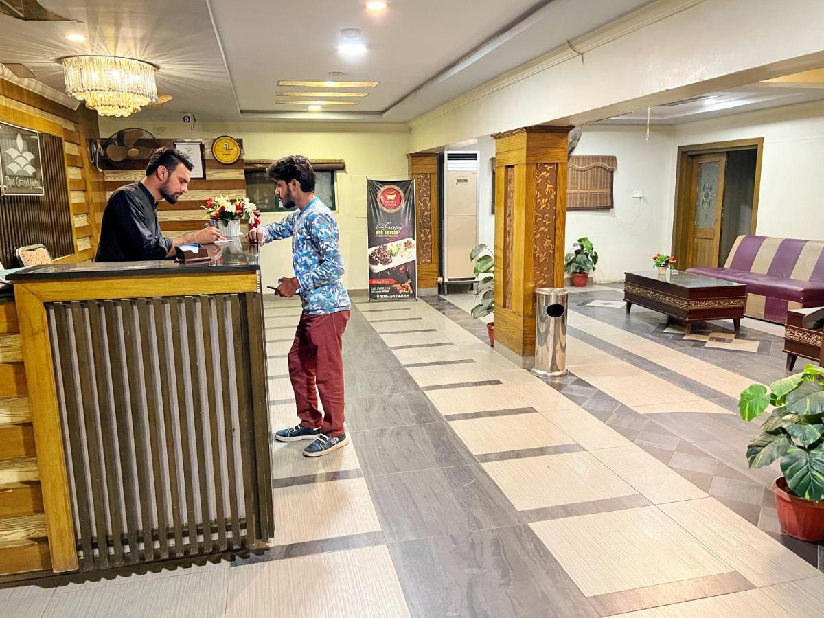 Hotel Multan Esterno foto