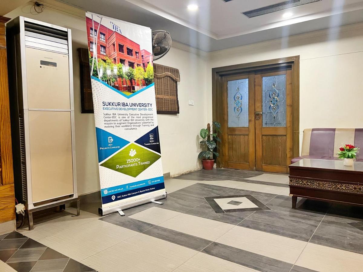 Hotel Multan Esterno foto