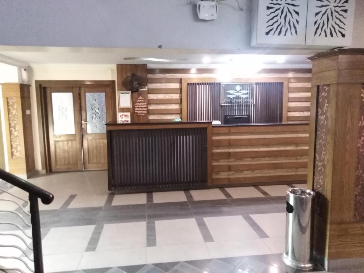 Hotel Multan Esterno foto