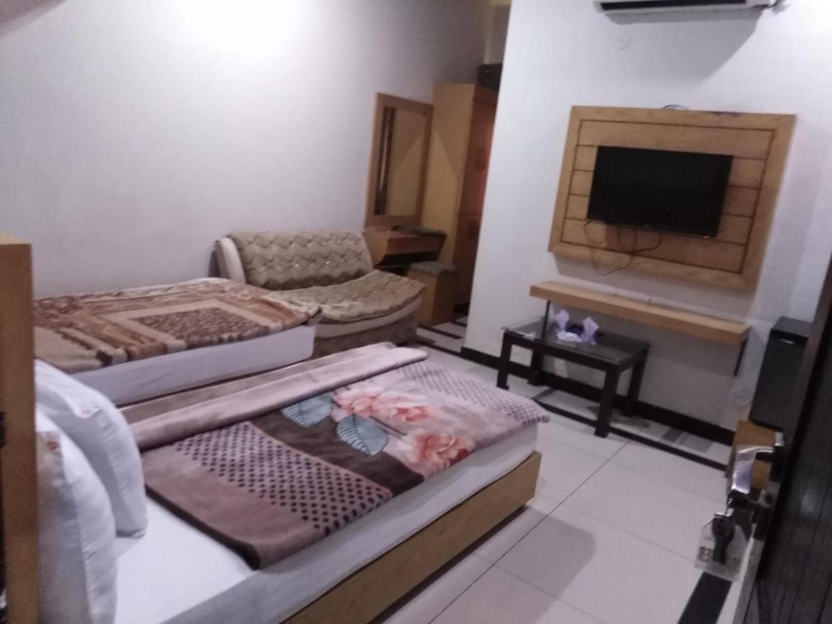 Hotel Multan Esterno foto
