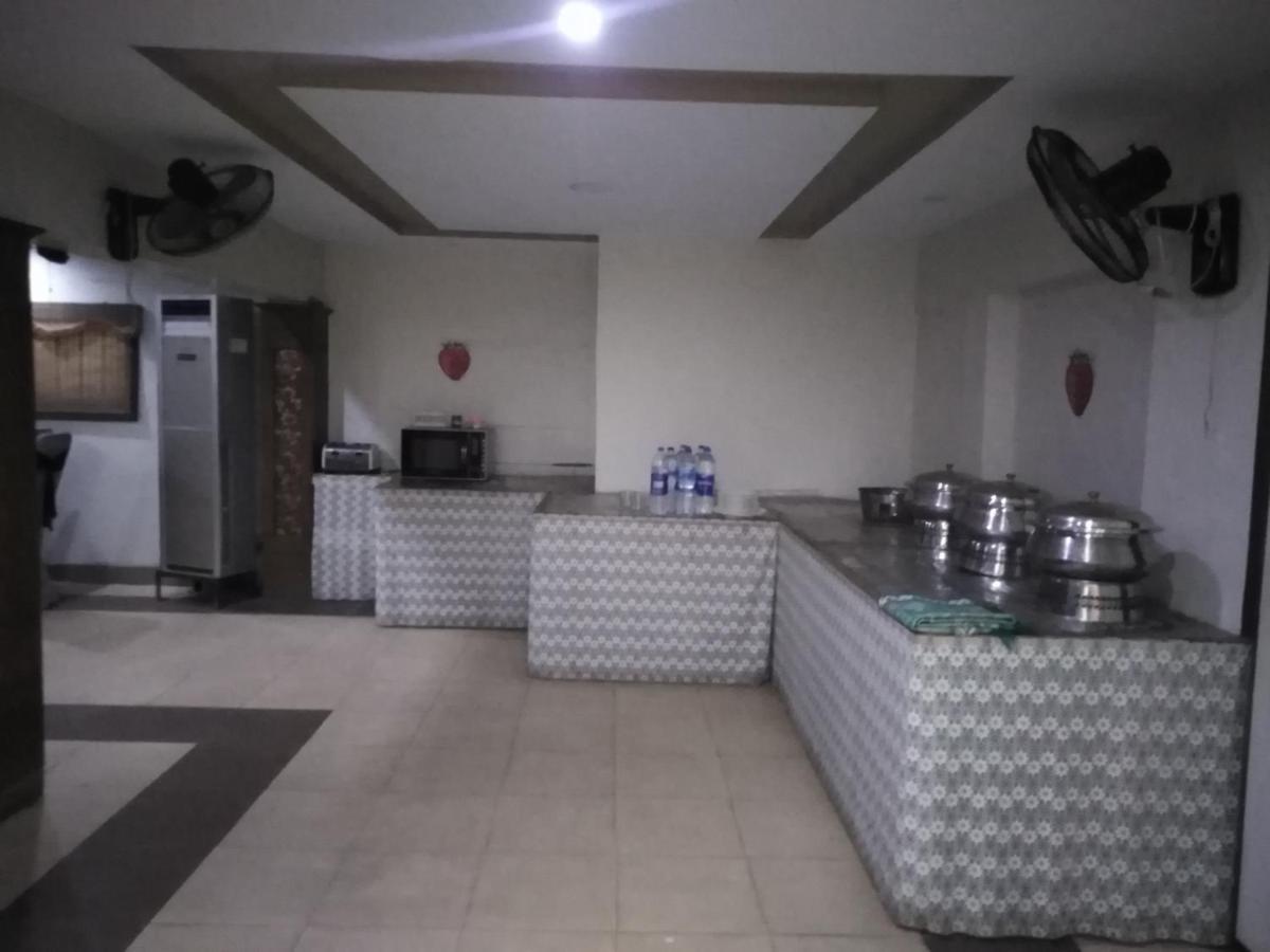 Hotel Multan Esterno foto