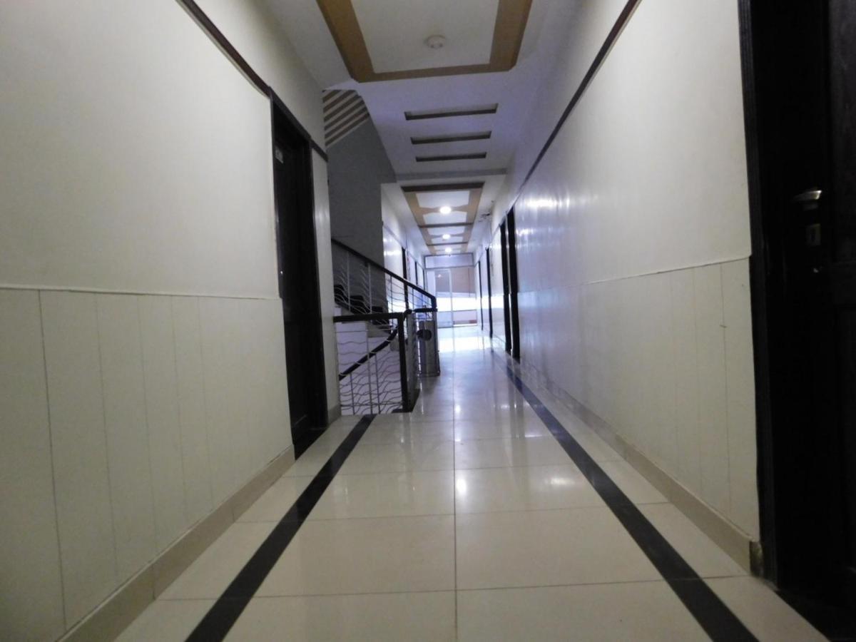 Hotel Multan Esterno foto